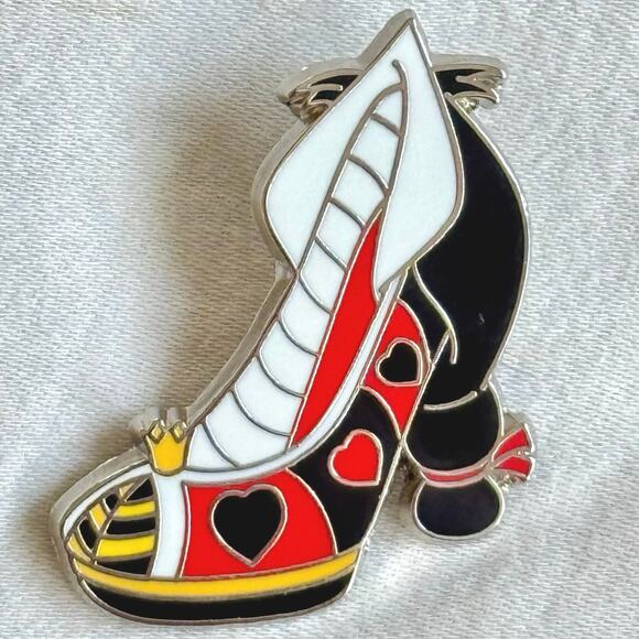 Disney Queen of Hearts Alice in Wonderland Shoe Trading Pin - Picture 2 of 7